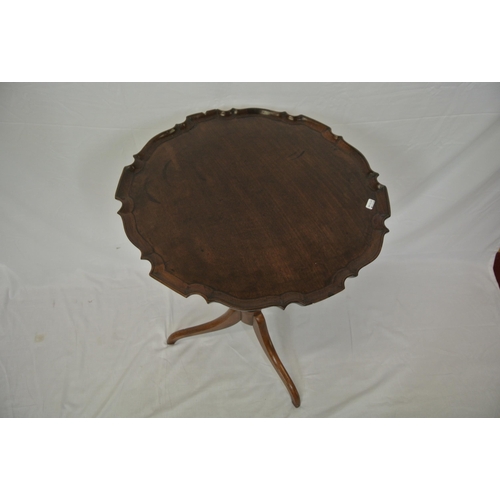 151 - Victorian mahogany round centre or occasional table with raised piecrust border, turned column, on s... 