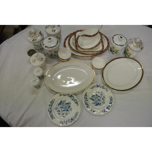 9 - Assorted lot of Wedgwood and assorted porcelain in box