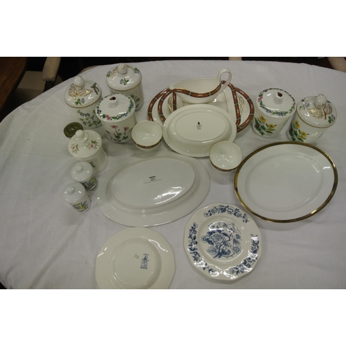 9 - Assorted lot of Wedgwood and assorted porcelain in box