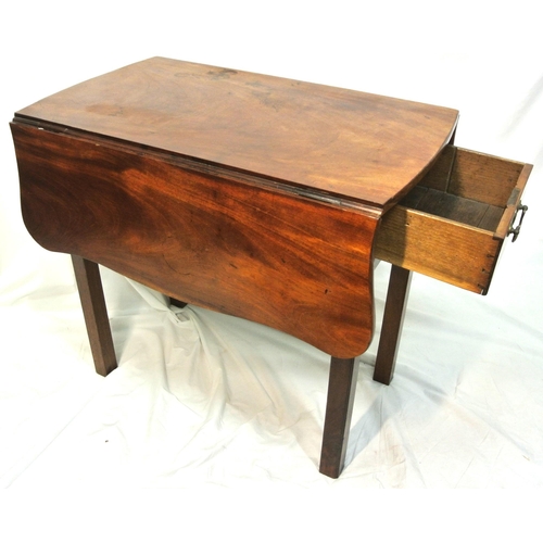 139 - Georgian mahogany Pembroke table with serpentine shaped drop leaves, pull-out support, frieze drawer... 