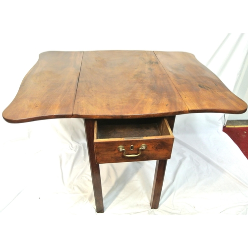 139 - Georgian mahogany Pembroke table with serpentine shaped drop leaves, pull-out support, frieze drawer... 