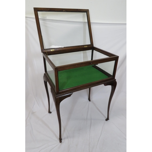 155 - Edwardian mahogany bijouterie table with glazed top and sides, lift-up lid, lined base, on cabriole ... 