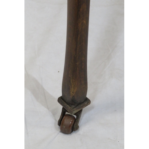 155 - Edwardian mahogany bijouterie table with glazed top and sides, lift-up lid, lined base, on cabriole ... 