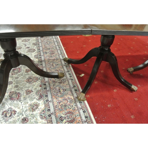 200 - Edwardian mahogany triple pillar D-end dining table with extra leaf, reeded borders, on baluster tur... 