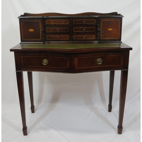 110 - Edwardian inlaid mahogany serpentine fronted bonheur de jour with drawers and presses, two shaped fr... 