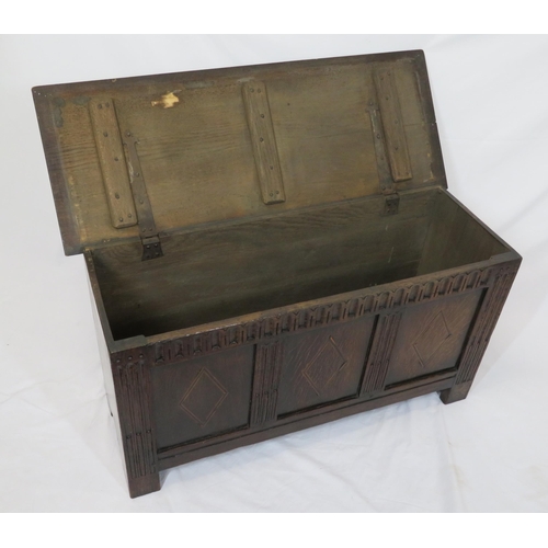 129 - Georgian mahogany coffer or blanket chest with lift-up lid, panelled sides and reeded decoration