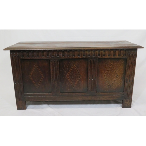 129 - Georgian mahogany coffer or blanket chest with lift-up lid, panelled sides and reeded decoration