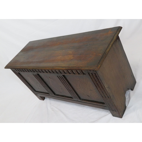 129 - Georgian mahogany coffer or blanket chest with lift-up lid, panelled sides and reeded decoration