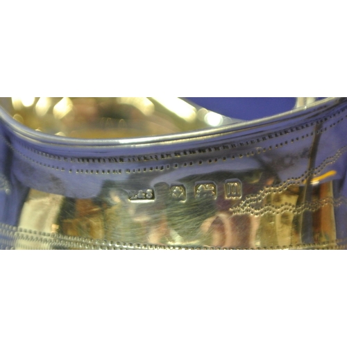 179 - Birmingham silver helmet shaped creamewer with reeded shaped rim, and shaped handleH10 xL10x6 . 
 87... 