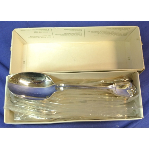 42 - Set of twelve Christofle French 'Port Royale' silver tablespoons with threaded handles