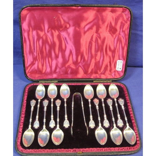 88 - Set of twelve Victorian London silver tea or coffee spoons and tongs in presentation case, dated 189... 