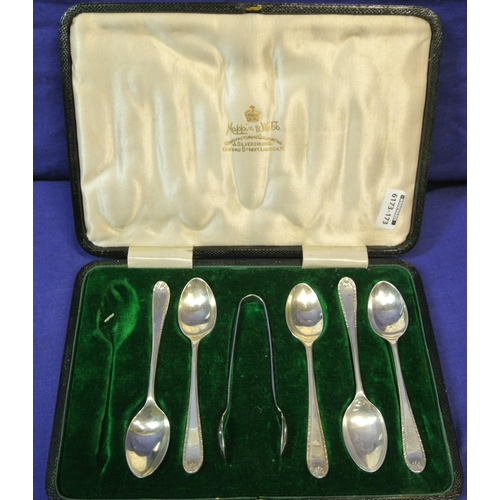 91 - Set of five Sheffield silver coffee spoons and tongs in case, and five Birmingham silver pastry fork... 