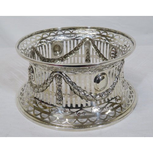 175 - London silver dish ring pierced and decorated with swags and ribbons, c. 1903, H 9CM  21cm x 19cm  d... 