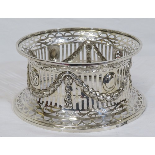 175 - London silver dish ring pierced and decorated with swags and ribbons, c. 1903, H 9CM  21cm x 19cm  d... 