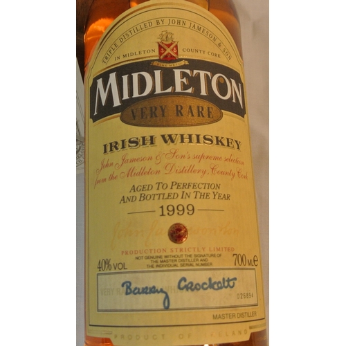 228 - Midleton Very Rare Irish Whiskey 700ml, bottled 1999, Signed Barry Crockett Master Distiller, in pre... 