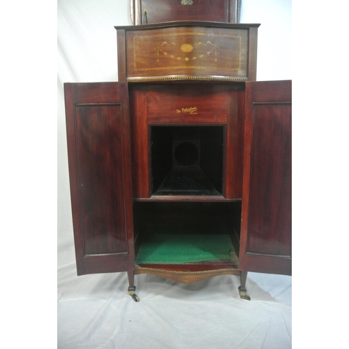 231 - Edwardian inlaid crossbanded mahogany gramophone with lift-up lid, foliate decoration, square taperi... 