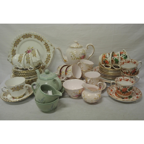 5 - Assorted lot of porcelain, etc in box