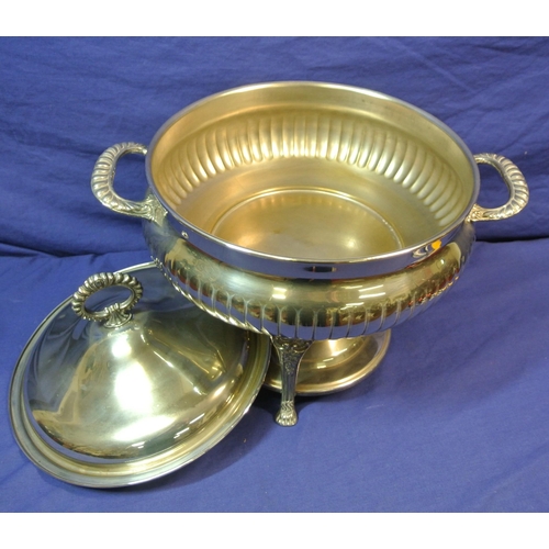 11 - Round silverplated pot on round base with heater