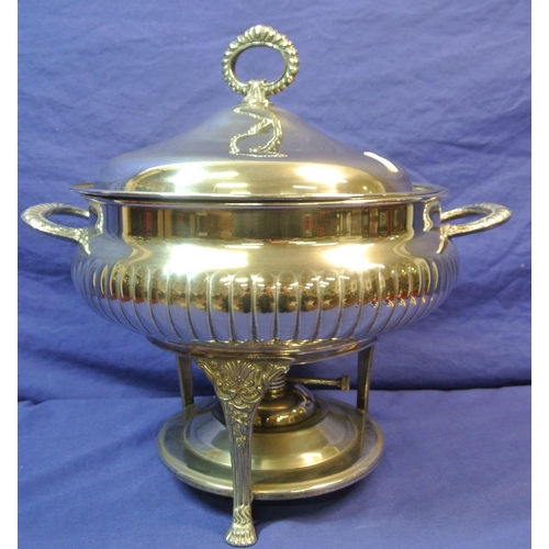 11 - Round silverplated pot on round base with heater