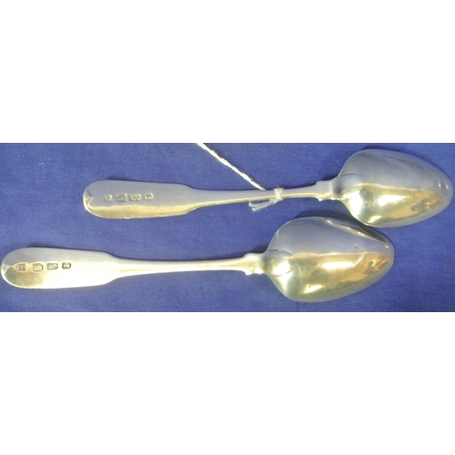 232 - Pair of Irish George III silver dessert spoons with fiddle pattern crested handles, by John Pittar, ... 