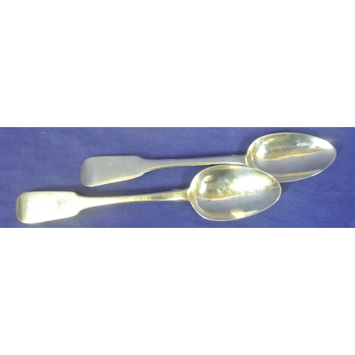 233 - Pair of Irish George IV silver rat-tail dessert spoons with fiddle pattern handles, by James Brady, ... 