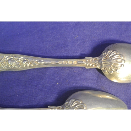 91 - Set of 6 George IV London silver teaspoons with foliate handles, 1827 & 1824. 230g