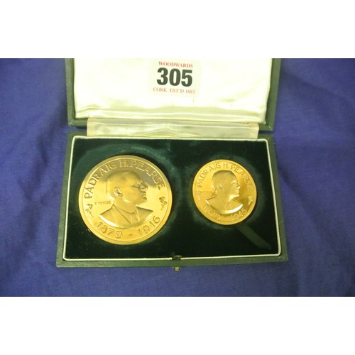 305 - Padraig H. Pearse 1879-1916 boxed commemorative medal two piece set (50mm and 36mm diameters) in 22 ... 