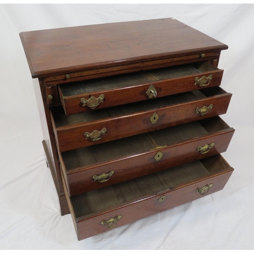 141 - Georgian mahogany bachelors chest of four drawers of graduating sizes, with pull-out shelf, brass dr... 