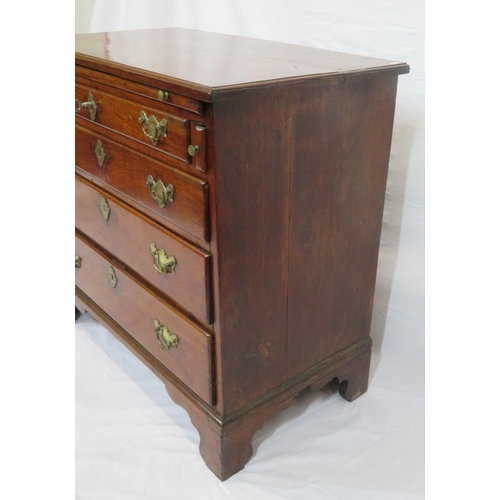 141 - Georgian mahogany bachelors chest of four drawers of graduating sizes, with pull-out shelf, brass dr... 