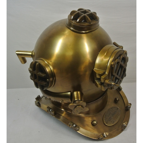 32 - US navy diver's helmet marked 'V'