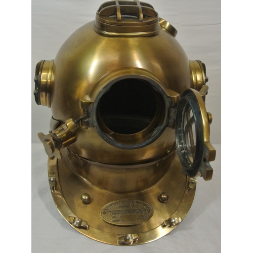 32 - US navy diver's helmet marked 'V'