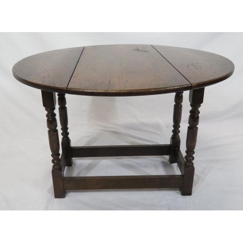 89 - Victorian oak Pembroke table with D-shaped drop leaves, turned columns & stretchers