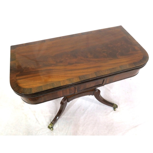 190 - Edwardian crossbanded mahogany & rosewood tea table with swivel fold-over top, rounded corners, pane... 