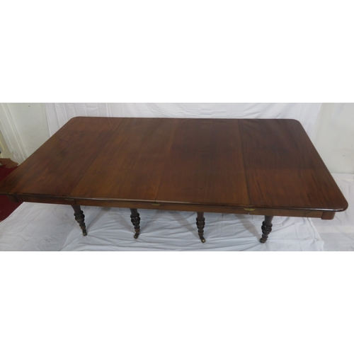 250 - Victorian mahogany two section economy dining table with two extra leaves, with rounded corners, on ... 