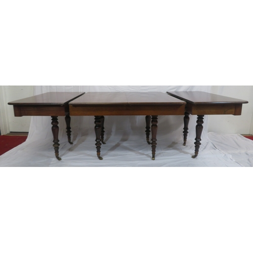 250 - Victorian mahogany two section economy dining table with two extra leaves, with rounded corners, on ... 