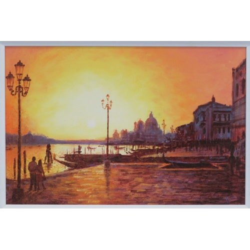 39 - Alan Reynolds 'Venetian Scenes' a pair of oils on canvas 39x60cm each signed