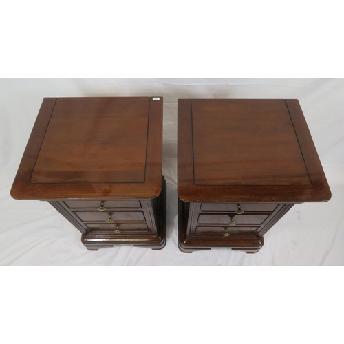 116 - Pair of mahogany bedside chests of three drawers each, with round handles, on carved bracket feet