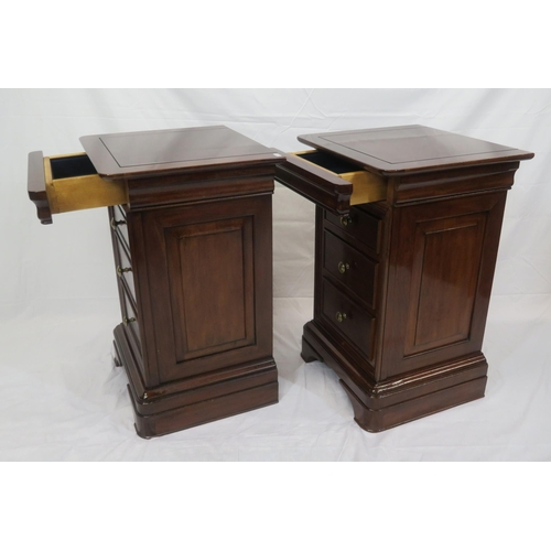 116 - Pair of mahogany bedside chests of three drawers each, with round handles, on carved bracket feet