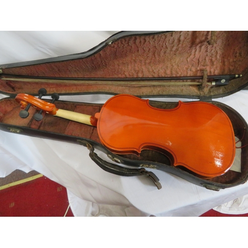 147 - Pair of yew violins in fitted carrying cases