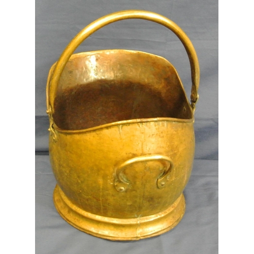 199 - Georgian style helmet shaped brass coal scuttle with shaped handle