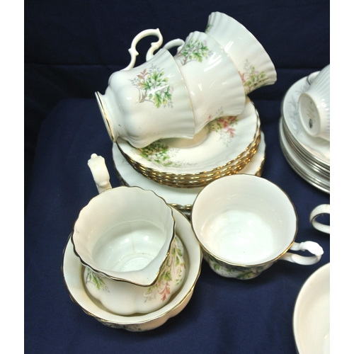 101 - Assorted lot of tea service wares in box