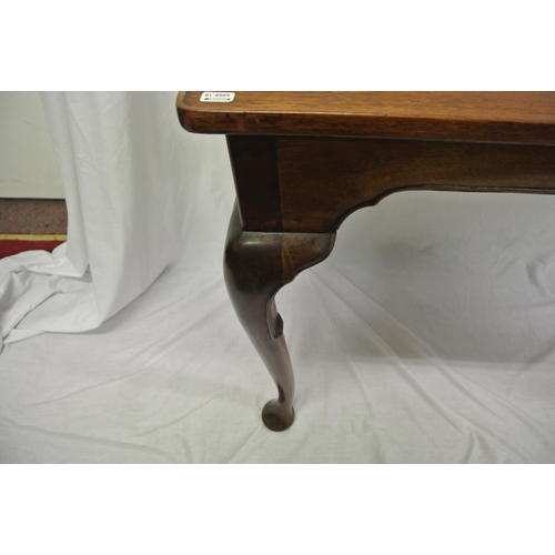 220 - Victorian oblong occasional table with raised rim, on cabriole legs with pad feet