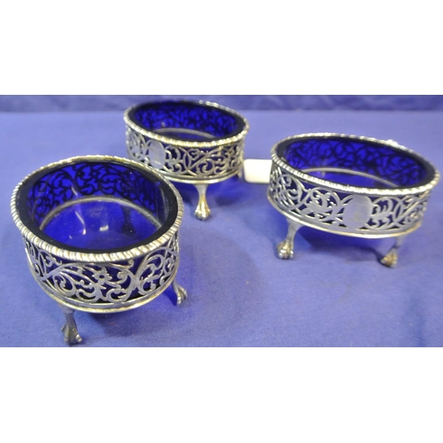 117 - Set of 3 George III London silver oval salts with decorative pierced sides, gadroon rims, 4 cast cla... 