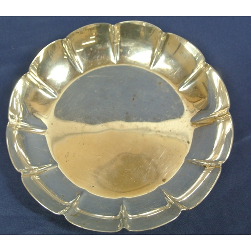 204 - Irish Provincial Silver small bowl with panelled scalloped rim, by William Egan & Sons, Cork and bea... 