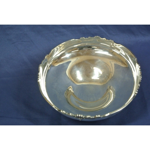 50 - Sheffield silver round fruit or flower bowl with shell decorated and reeded rim, on spreading base H... 