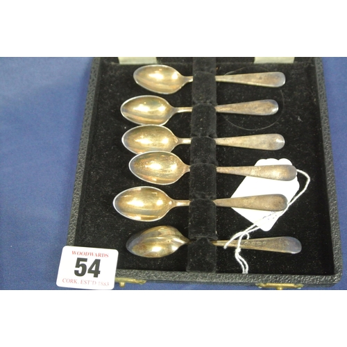 54 - Set of 6 Sheffield silver rat-tail coffee spoons in presentation case  W 60g