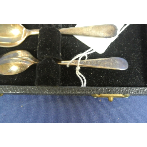 54 - Set of 6 Sheffield silver rat-tail coffee spoons in presentation case  W 60g