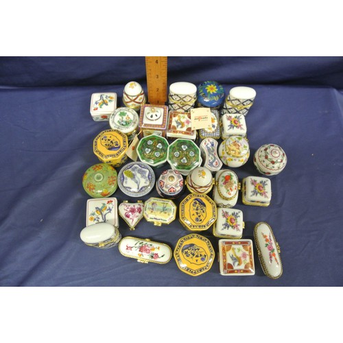 93 - Collection of porcelain ring and perfume boxes, Del Prado, trinket, jewelry, pill boxes etc