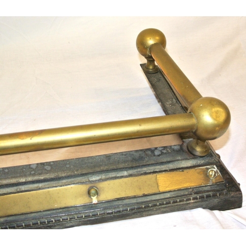 188 - Edwardian brass fire kerb with round rails