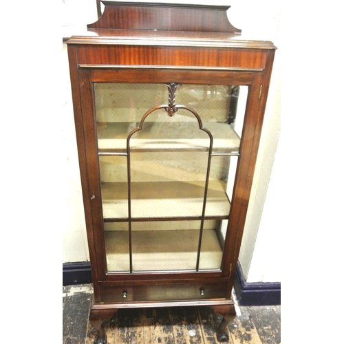 105 - Edwardian mahogany display cabinet with glazed door, shelving, drawer under, on cabriole legs